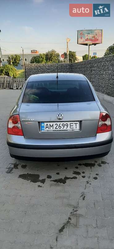 Седан Volkswagen Passat 2002 в Житомире