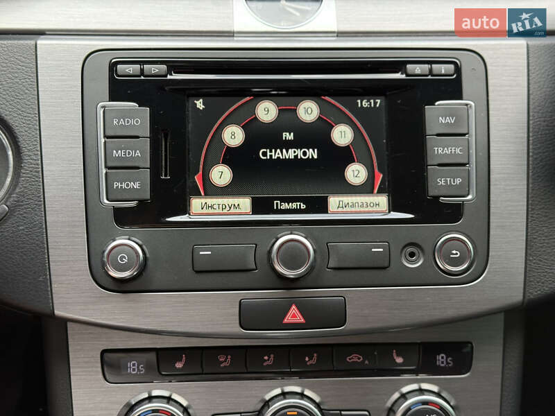 Универсал Volkswagen Passat 2014 в Киеве