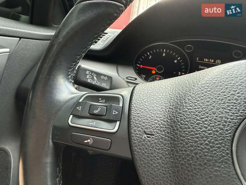Универсал Volkswagen Passat 2014 в Киеве