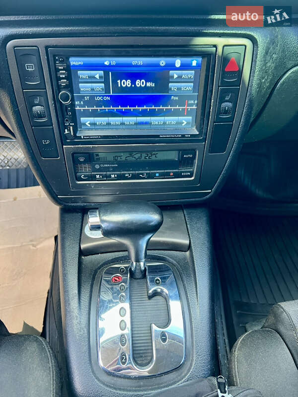 Универсал Volkswagen Passat 2003 в Звягеле