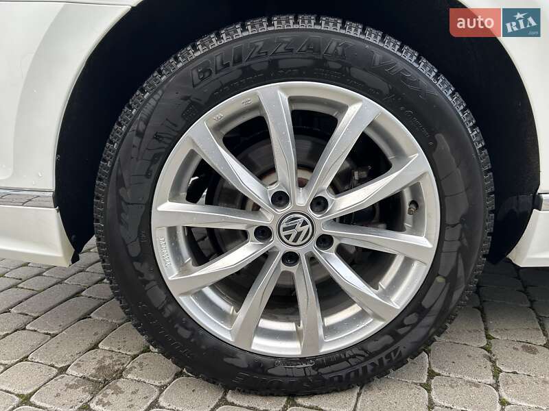 Седан Volkswagen Passat 2018 в Львове