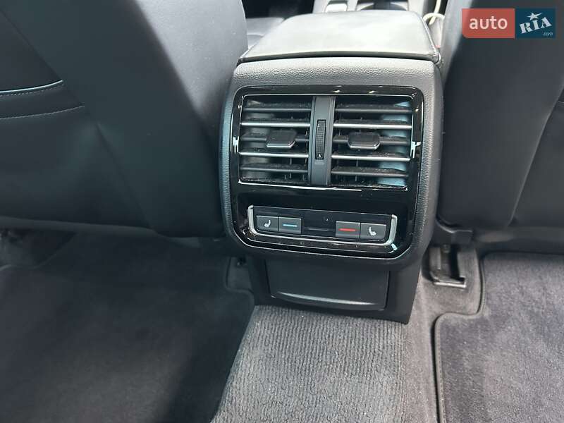 Седан Volkswagen Passat 2018 в Львове