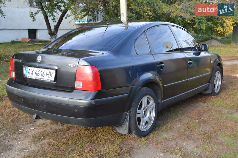 Седан Volkswagen Passat 2000 в Чутове