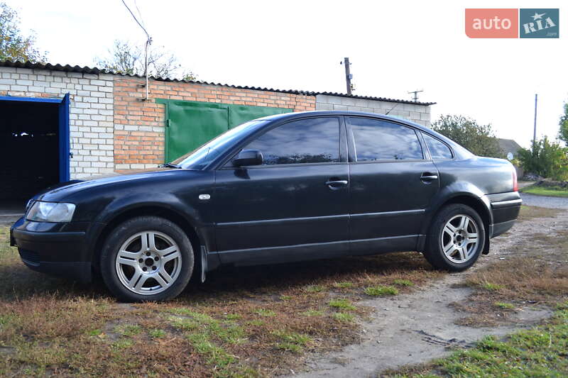 Седан Volkswagen Passat 2000 в Чутове