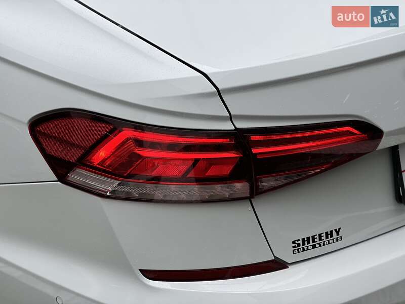Седан Volkswagen Passat 2020 в Киеве