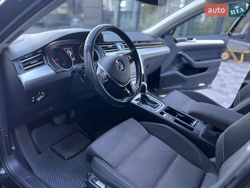 Універсал Volkswagen Passat 2015 в Тернополі