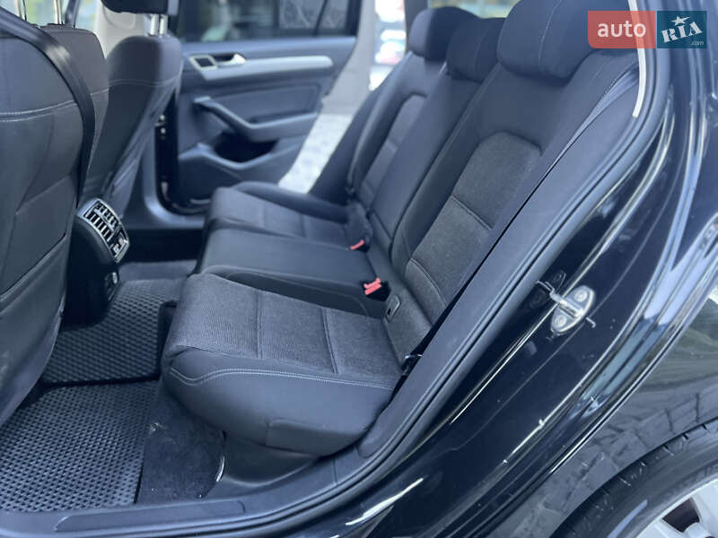 Універсал Volkswagen Passat 2015 в Тернополі