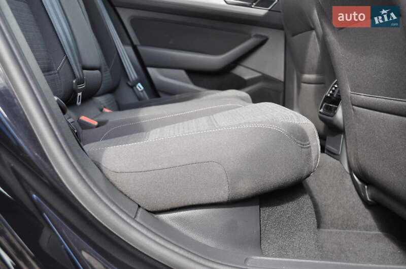 Универсал Volkswagen Passat 2022 в Киеве