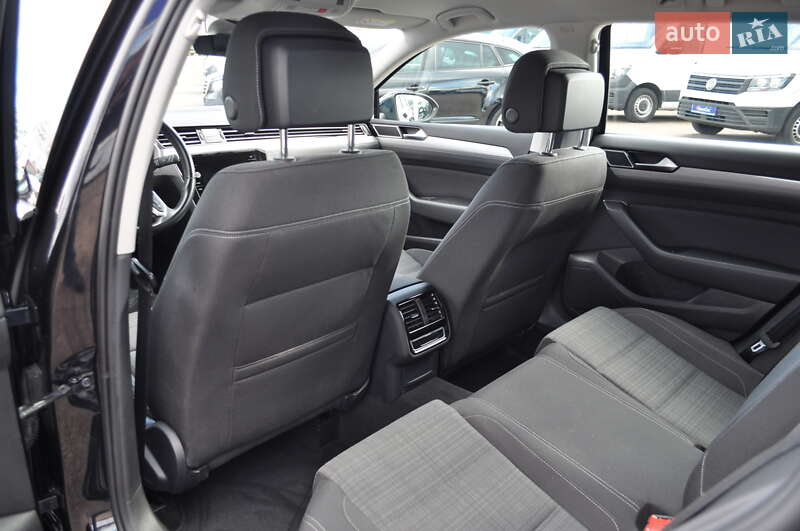 Универсал Volkswagen Passat 2022 в Киеве