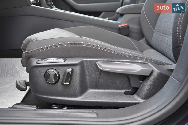 Универсал Volkswagen Passat 2022 в Киеве