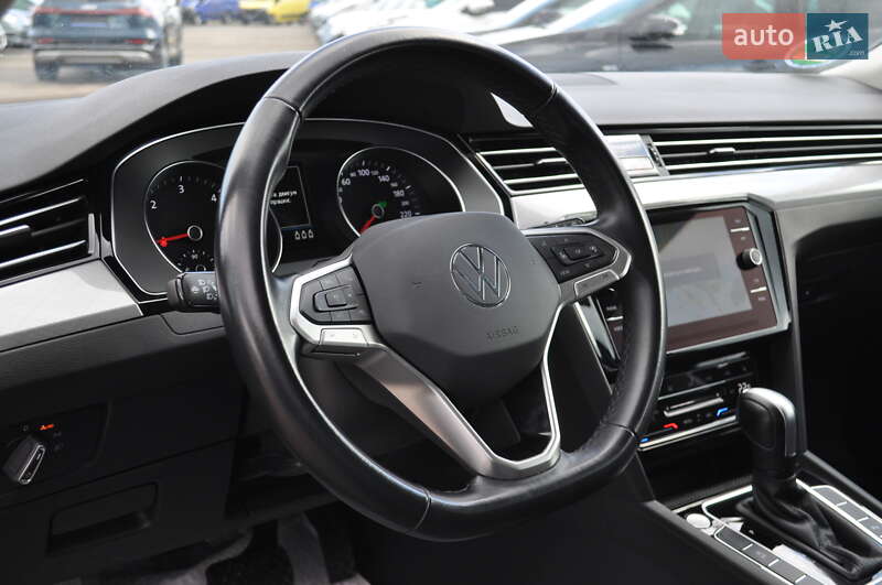 Универсал Volkswagen Passat 2022 в Киеве