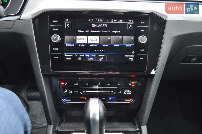 Универсал Volkswagen Passat 2022 в Киеве