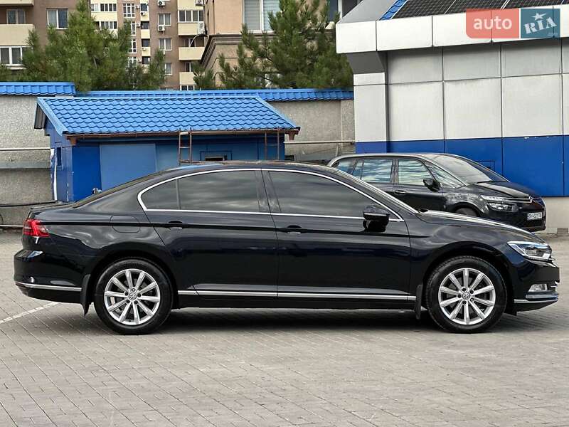 Седан Volkswagen Passat 2017 в Одессе