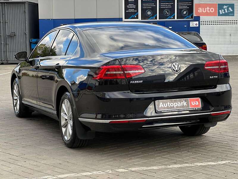 Седан Volkswagen Passat 2017 в Одессе