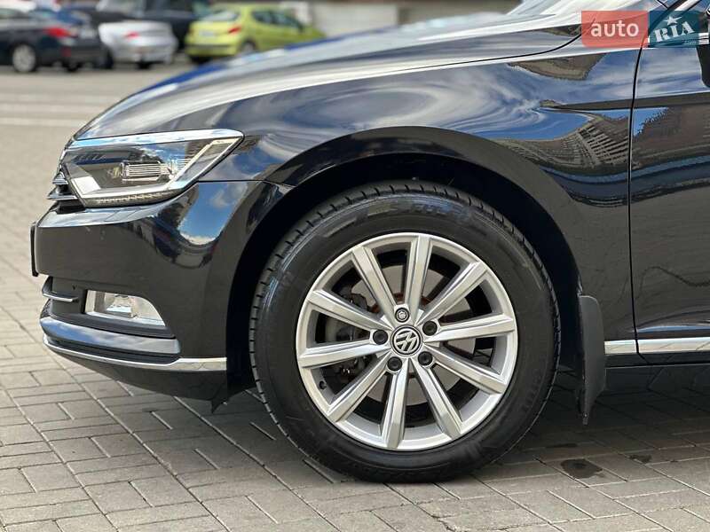 Седан Volkswagen Passat 2017 в Одессе