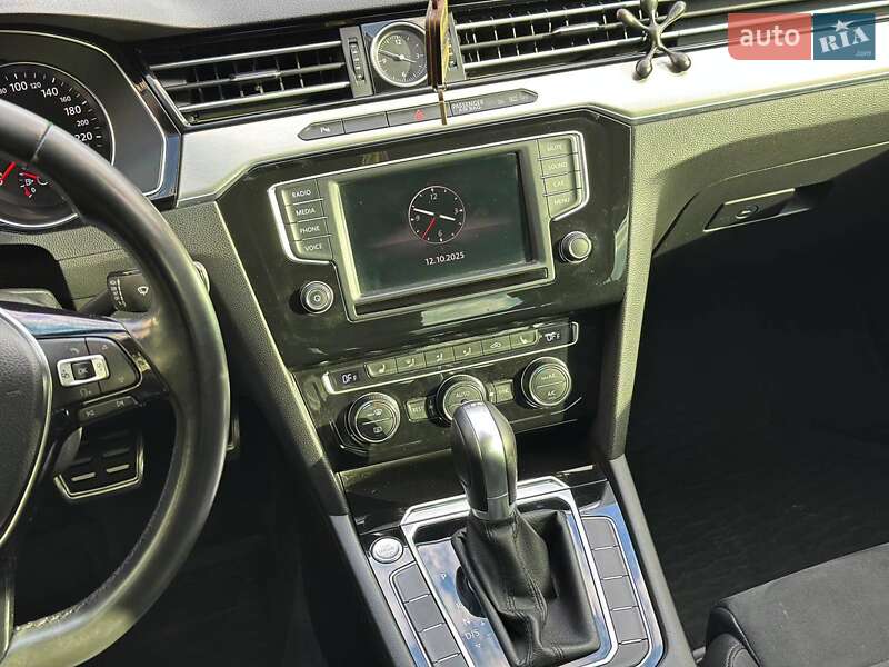 Седан Volkswagen Passat 2017 в Одессе