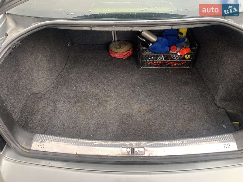 Седан Volkswagen Passat 2002 в Перемишлянах