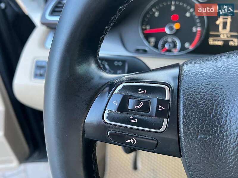 Універсал Volkswagen Passat 2011 в Львові фото 24 Універсал Volkswagen Passat 2011 в Львові