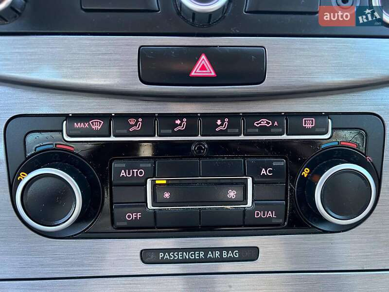 Універсал Volkswagen Passat 2011 в Львові фото 30 Універсал Volkswagen Passat 2011 в Львові