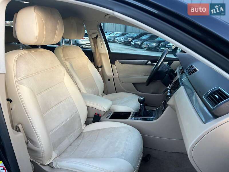 Універсал Volkswagen Passat 2011 в Львові фото 40 Універсал Volkswagen Passat 2011 в Львові