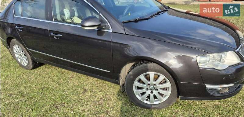 Седан Volkswagen Passat 2008 в Ивано-Франковске
