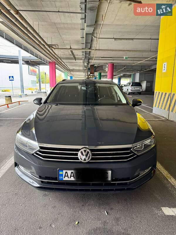 Универсал Volkswagen Passat 2018 в Киеве