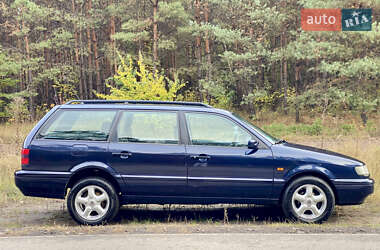 Универсал Volkswagen Passat 1995 в 