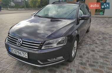 Універсал Volkswagen Passat 2013 в Львові