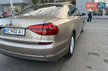 Седан Volkswagen Passat 2016 в Днепре