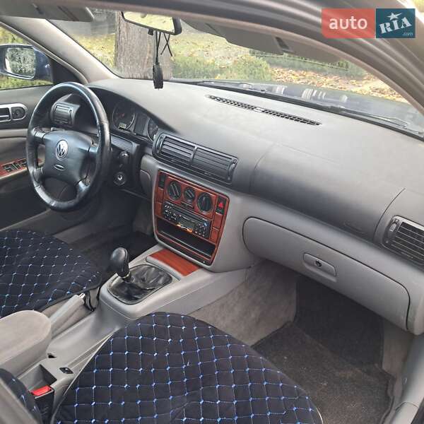 Седан Volkswagen Passat 1999 в Городке