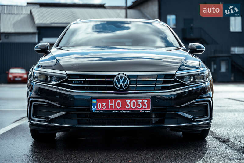 Универсал Volkswagen Passat 2021 в Киеве