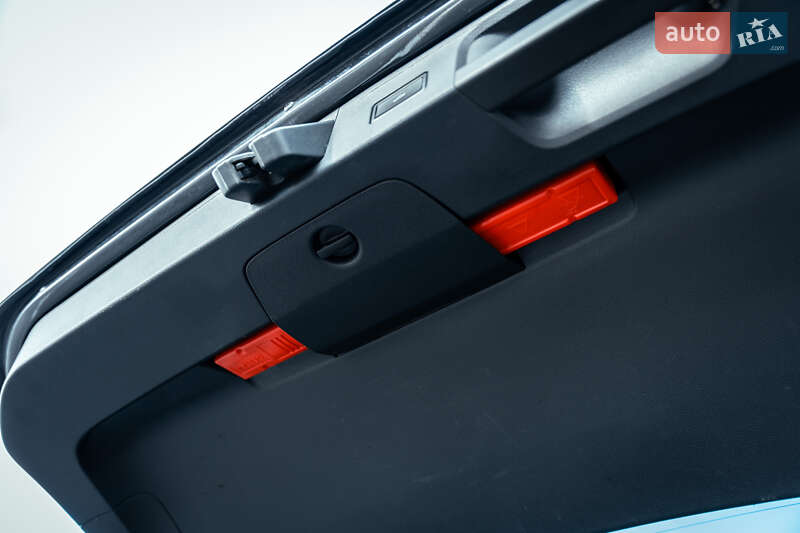 Универсал Volkswagen Passat 2021 в Киеве