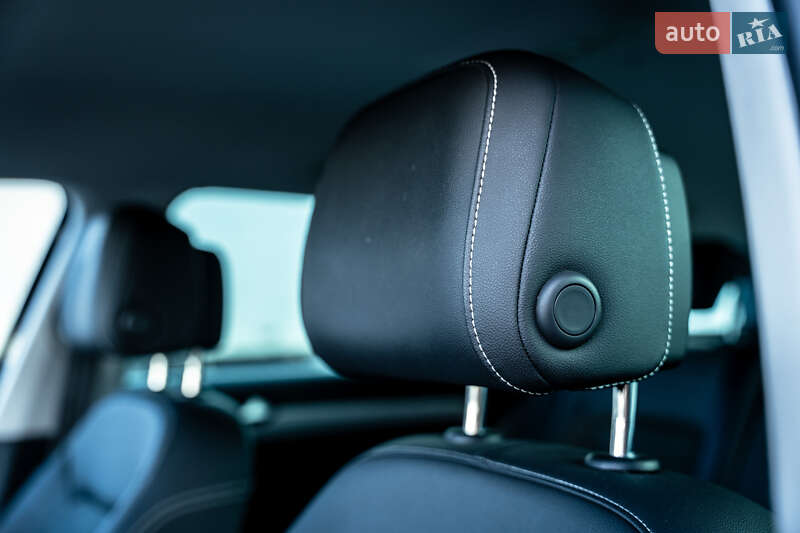 Универсал Volkswagen Passat 2021 в Киеве