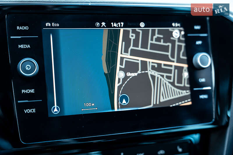 Универсал Volkswagen Passat 2021 в Киеве