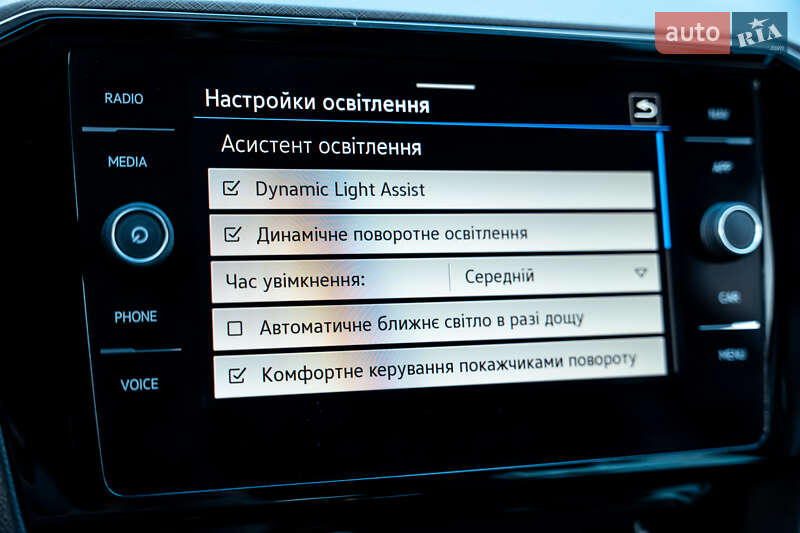 Универсал Volkswagen Passat 2021 в Киеве