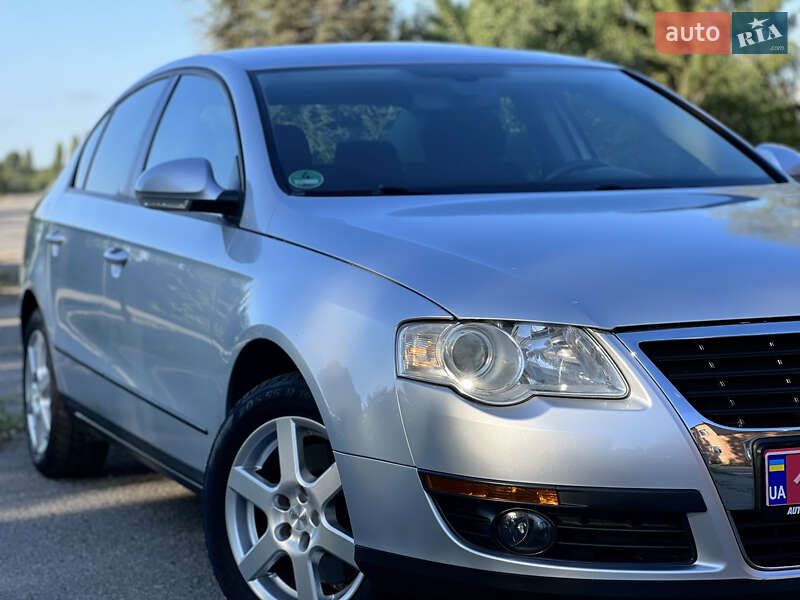 Седан Volkswagen Passat 2006 в Лубнах