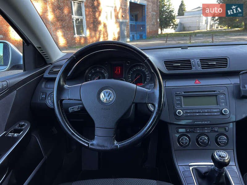 Седан Volkswagen Passat 2006 в Лубнах