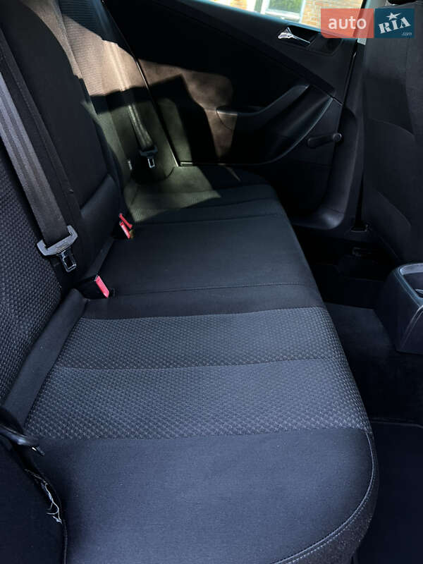 Седан Volkswagen Passat 2006 в Лубнах
