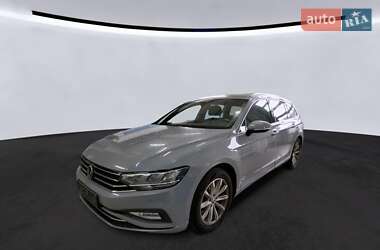 Універсал Volkswagen Passat 2022 в Вараші