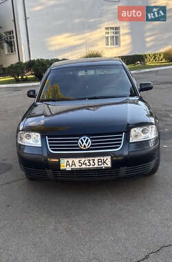 Седан Volkswagen Passat 2003 в Киеве