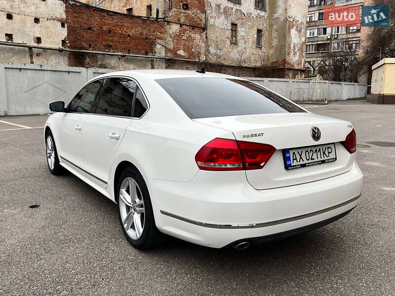 Седан Volkswagen Passat 2012 в Харькове