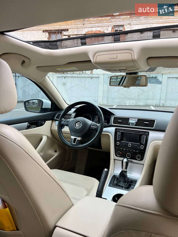 Седан Volkswagen Passat 2012 в Харькове