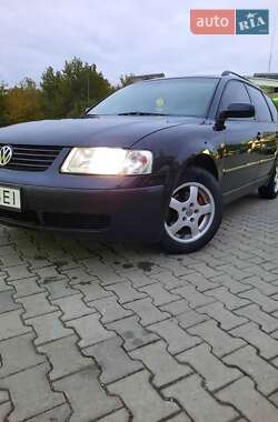 Універсал Volkswagen Passat 1998 в Чернівцях