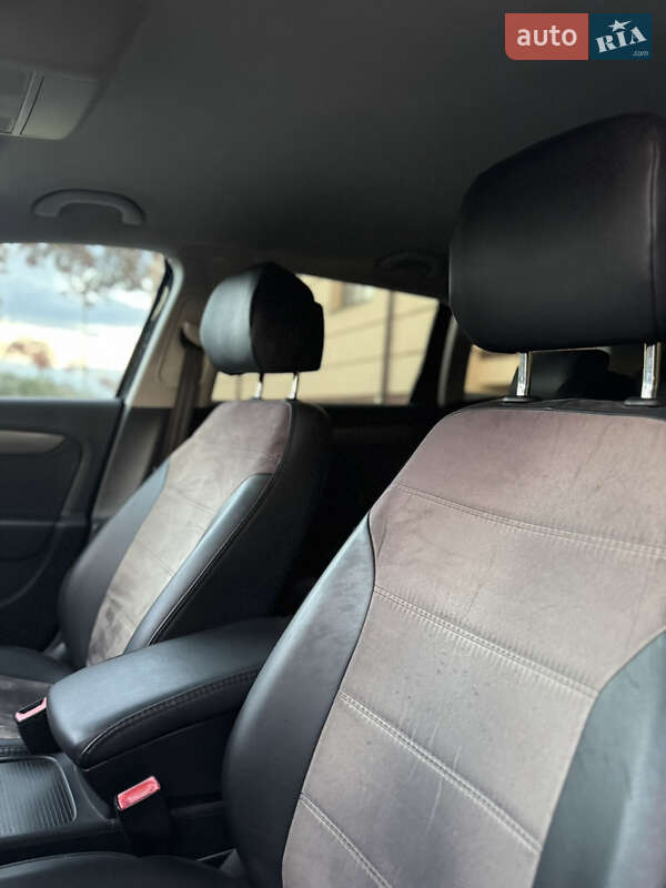 Универсал Volkswagen Passat 2011 в Золочеве фото 13 Универсал Volkswagen Passat 2011 в Золочеве