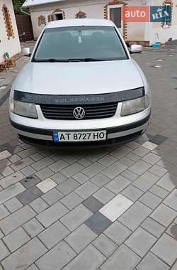 Седан Volkswagen Passat 2000 в Городенке