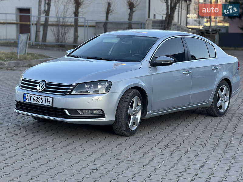 Седан Volkswagen Passat 2012 в Ивано-Франковске