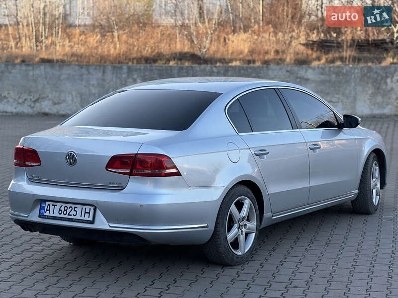 Седан Volkswagen Passat 2012 в Ивано-Франковске