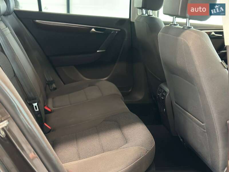 Седан Volkswagen Passat 2013 в Львове
