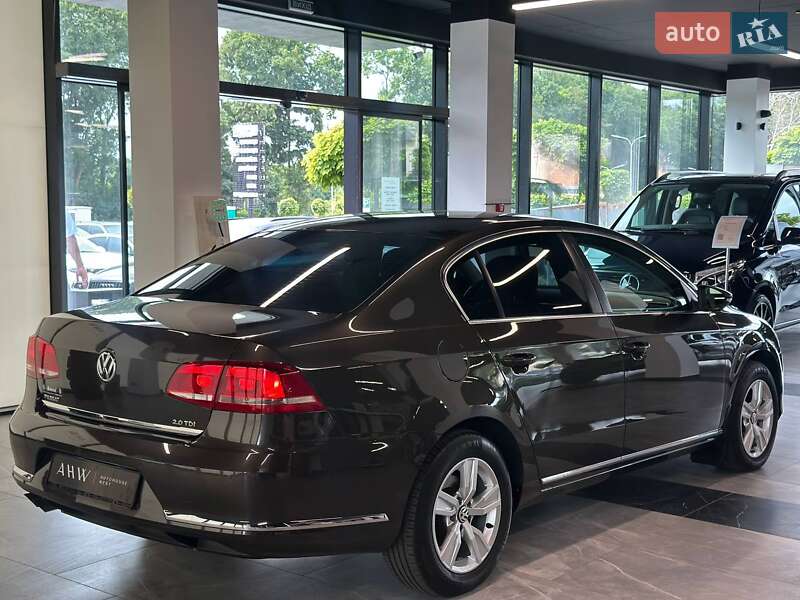 Седан Volkswagen Passat 2013 в Львове