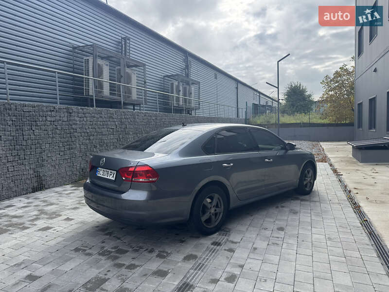Седан Volkswagen Passat 2015 в Луцке